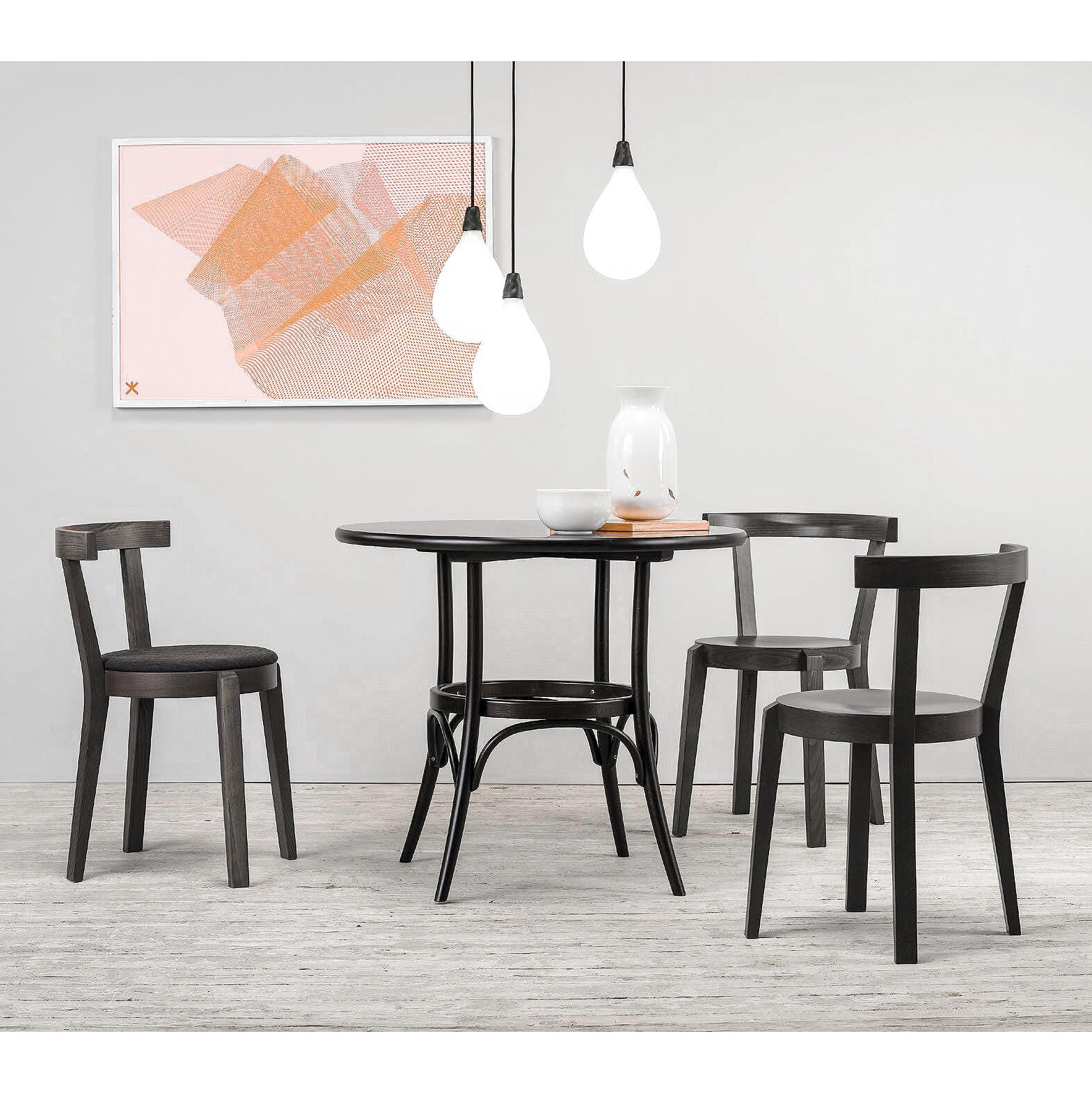 152/252 Dining Table (Round)-Ton-moderndesign.io