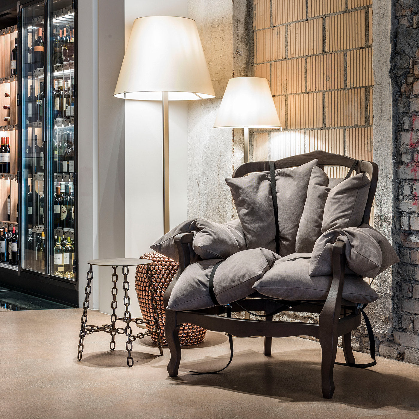 7 Pillows Armchair-Mogg-moderndesign.io