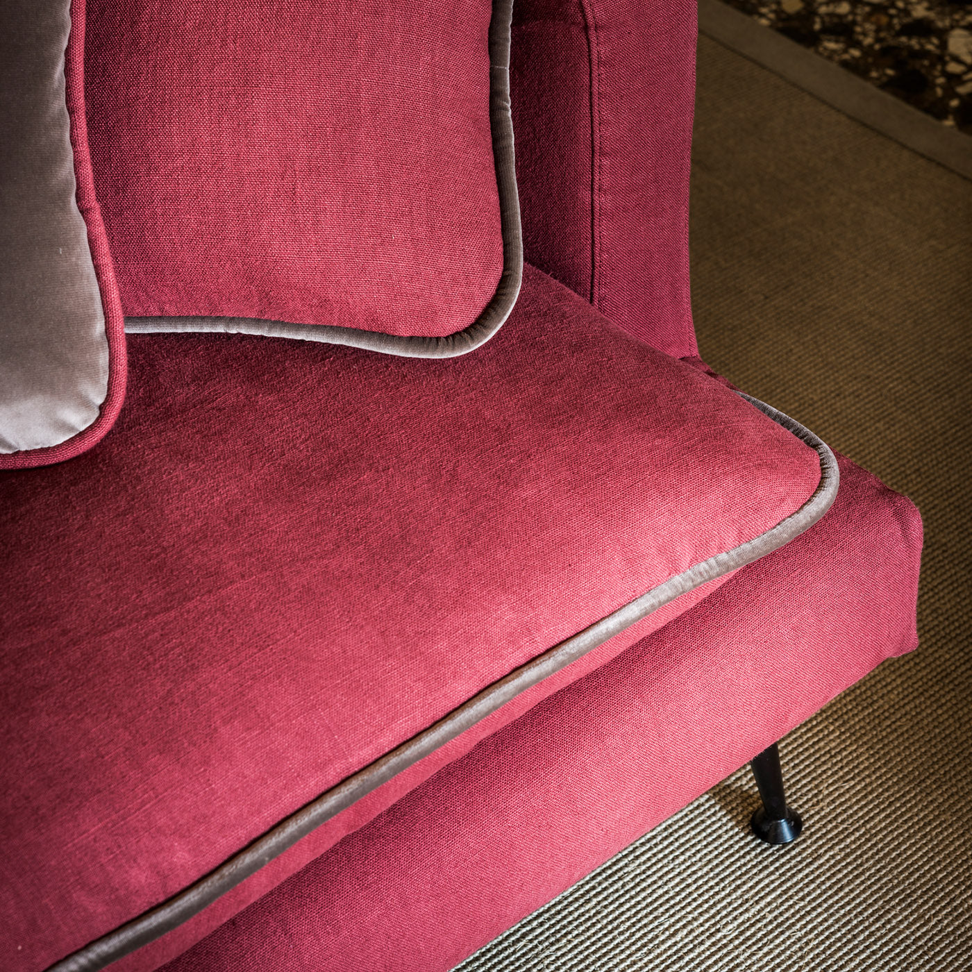 Island Sofa-Black Tie-moderndesign.io