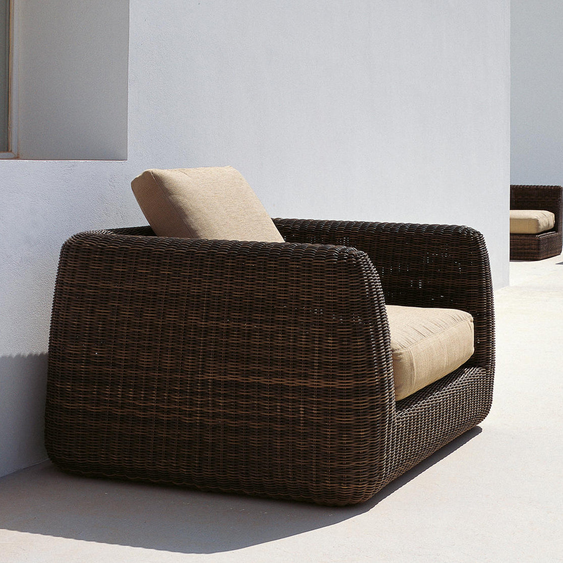 Agora Armchair-Unopiu-moderndesign.io