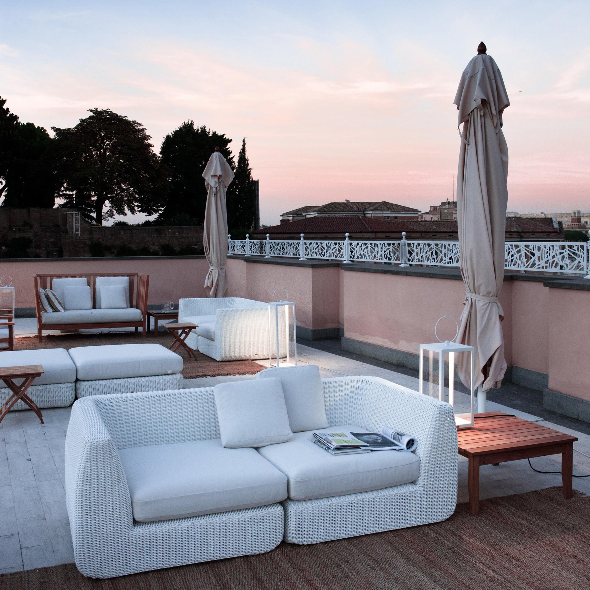 Agora Sectional Sofa-Unopiu-moderndesign.io
