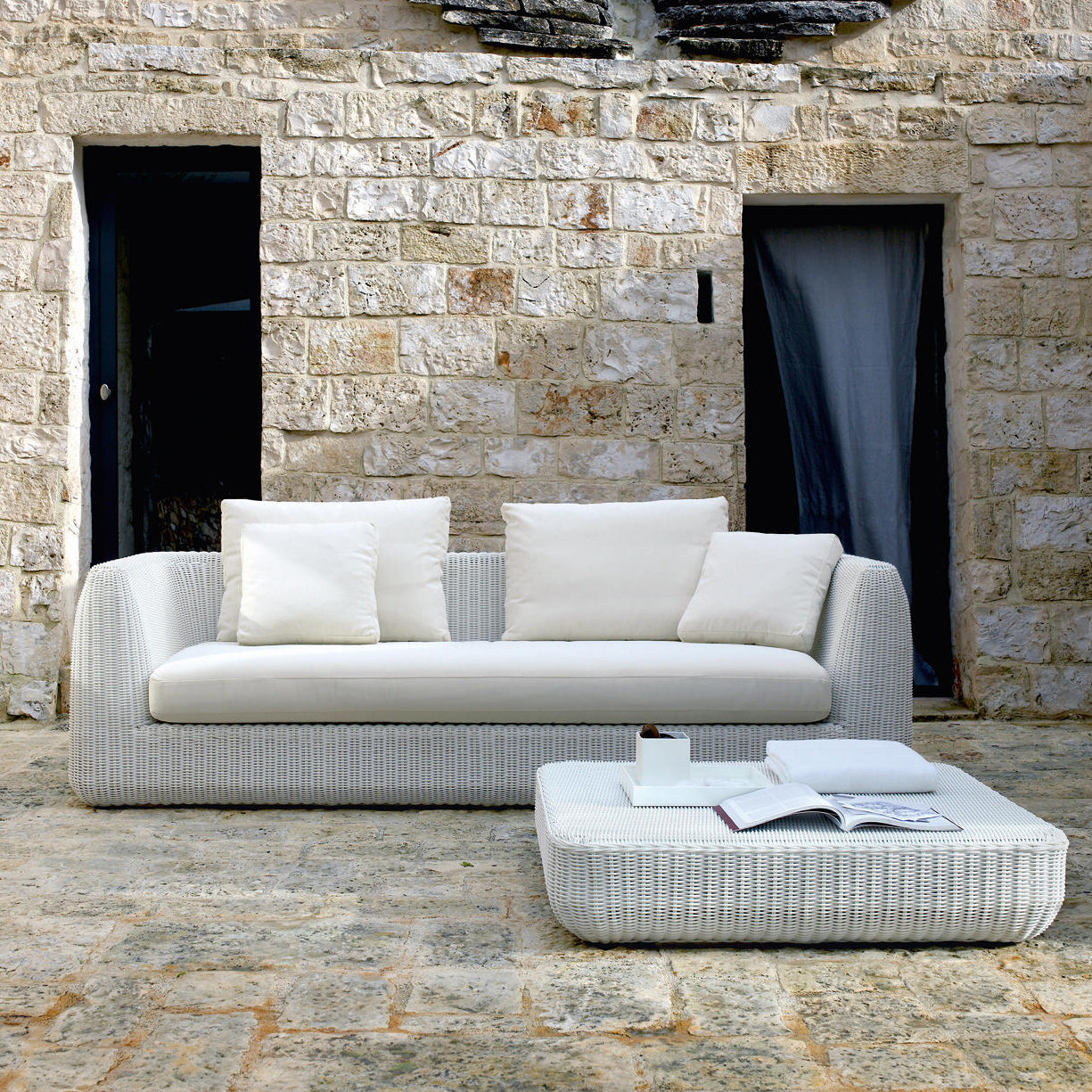 Agora Sofa-Unopiu-moderndesign.io