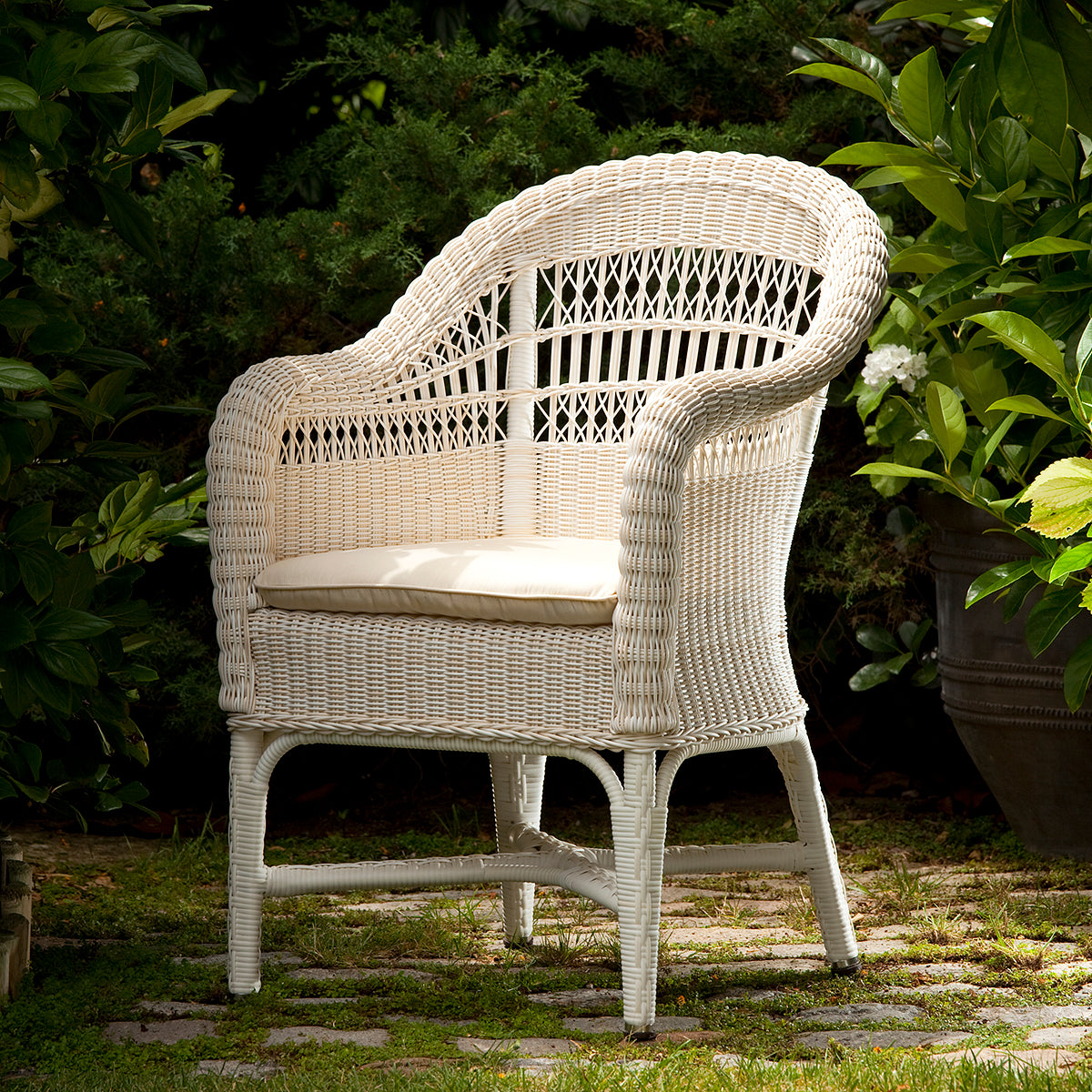 Alga Dining Chair (with arms)-Point-moderndesign.io