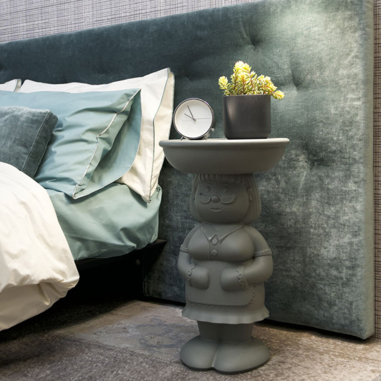 Amanda & Ambrogio Table (Side/Night)-Slide-moderndesign.io