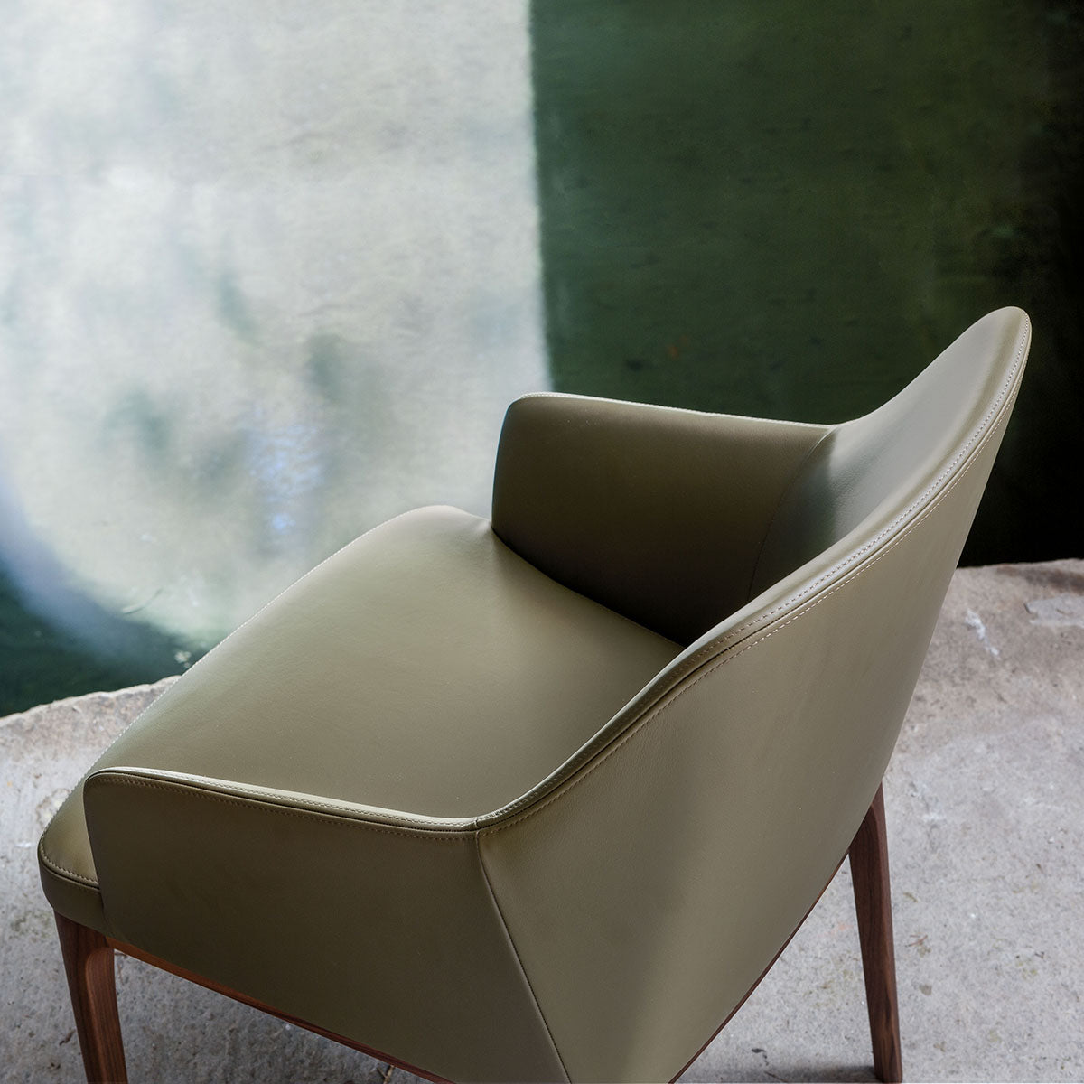 Amanda Comfort Dining Chair (with arms)-Alivar-moderndesign.io