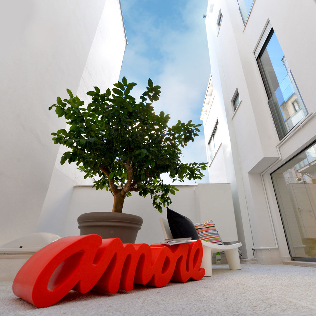 Amore Hard Bench-Slide-moderndesign.io