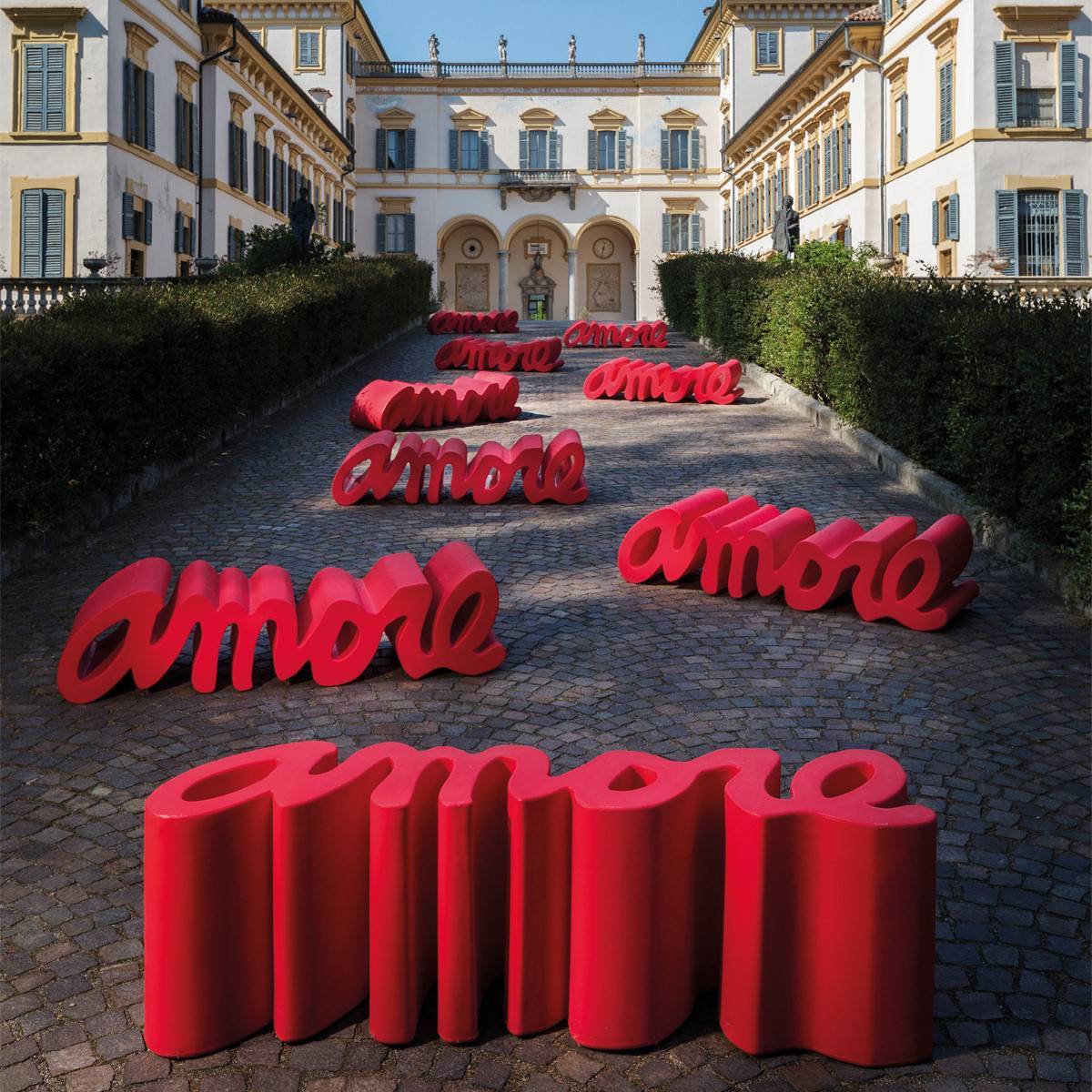 Amore Hard Bench-Slide-moderndesign.io