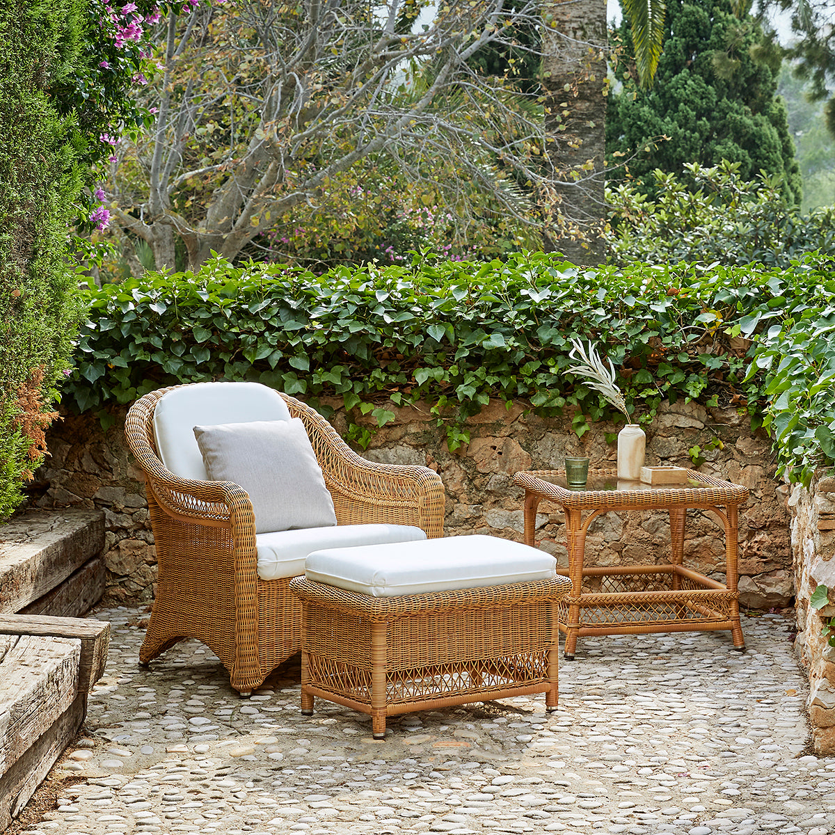 Arena Armchair-Point-moderndesign.io