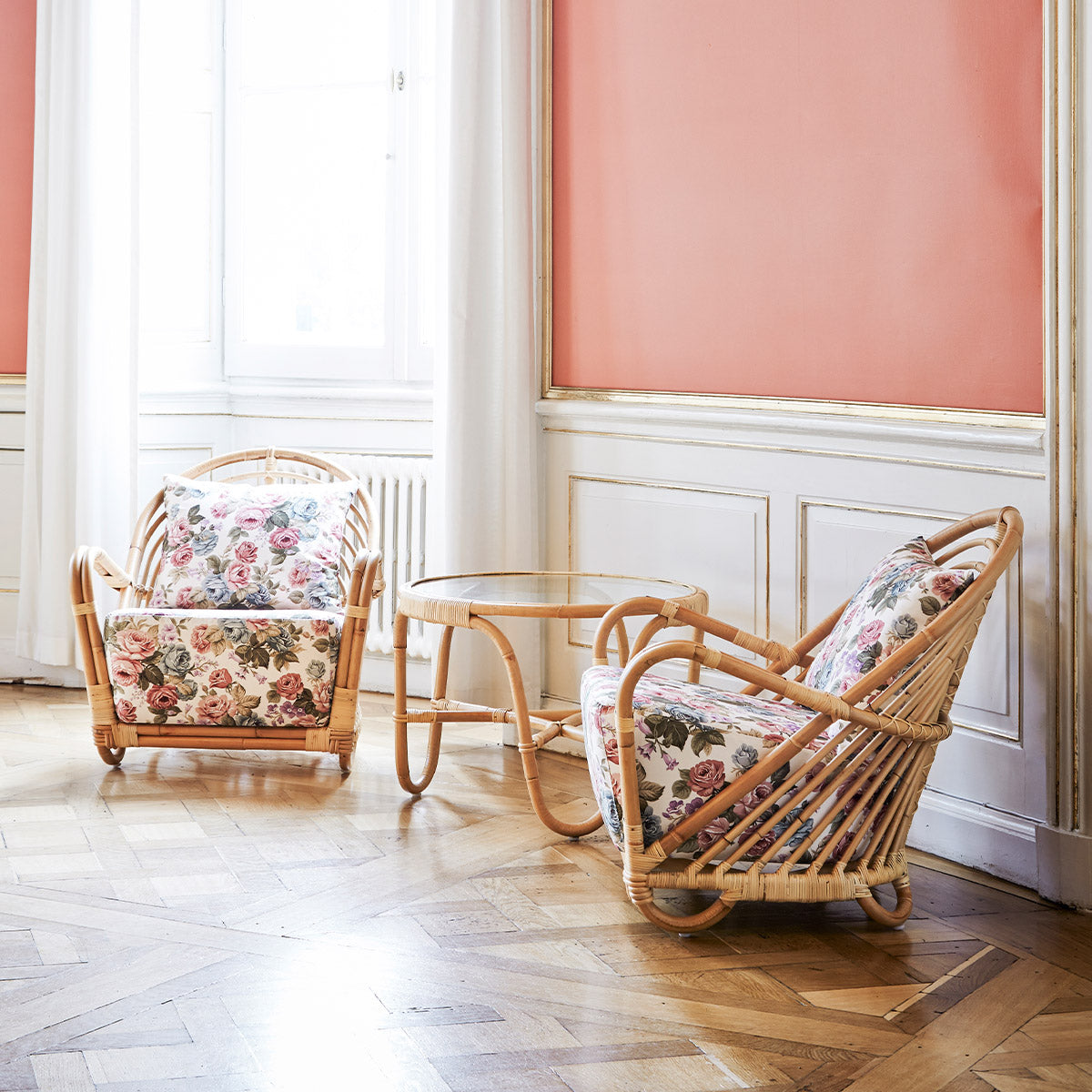 Arne Jacobsen Charlottenborg Armchair-Sika Design-moderndesign.io