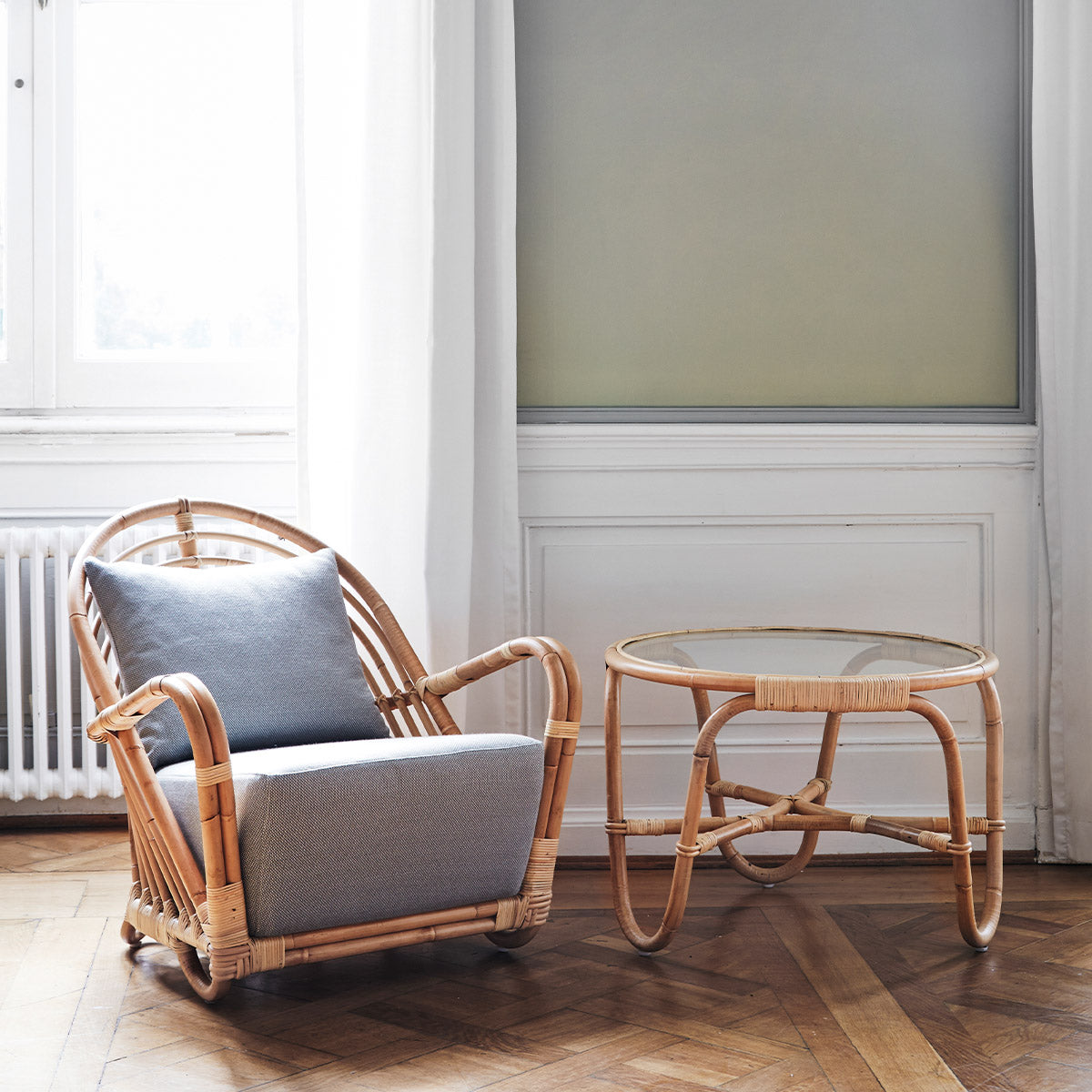 Arne Jacobsen Charlottenborg Armchair-Sika Design-moderndesign.io
