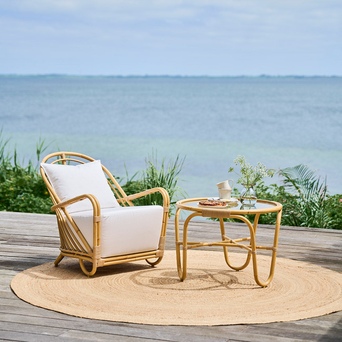 Arne Jacobsen Charlottenborg Armchair-Sika Design-moderndesign.io