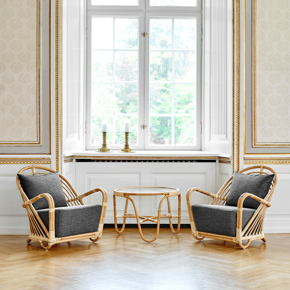 Arne Jacobsen Charlottenborg Armchair-Sika Design-moderndesign.io