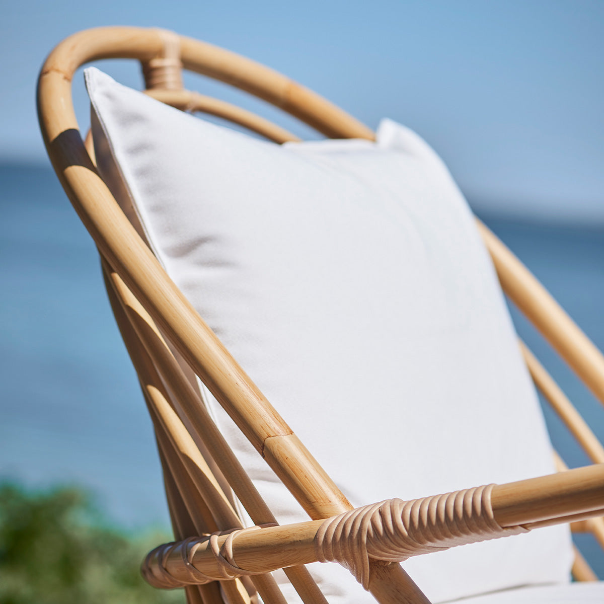 Arne Jacobsen Charlottenborg Armchair-Sika Design-moderndesign.io