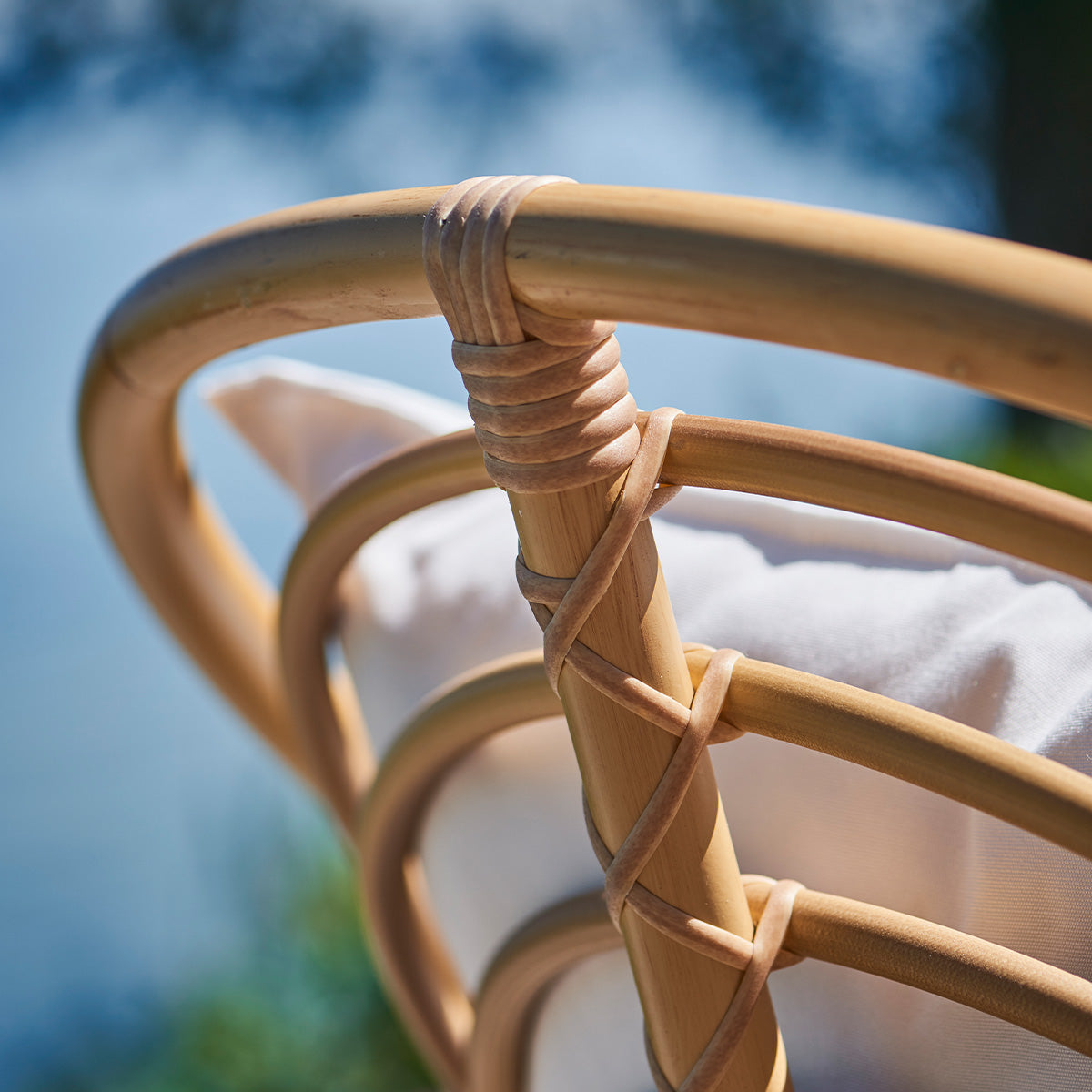 Arne Jacobsen Charlottenborg Armchair-Sika Design-moderndesign.io
