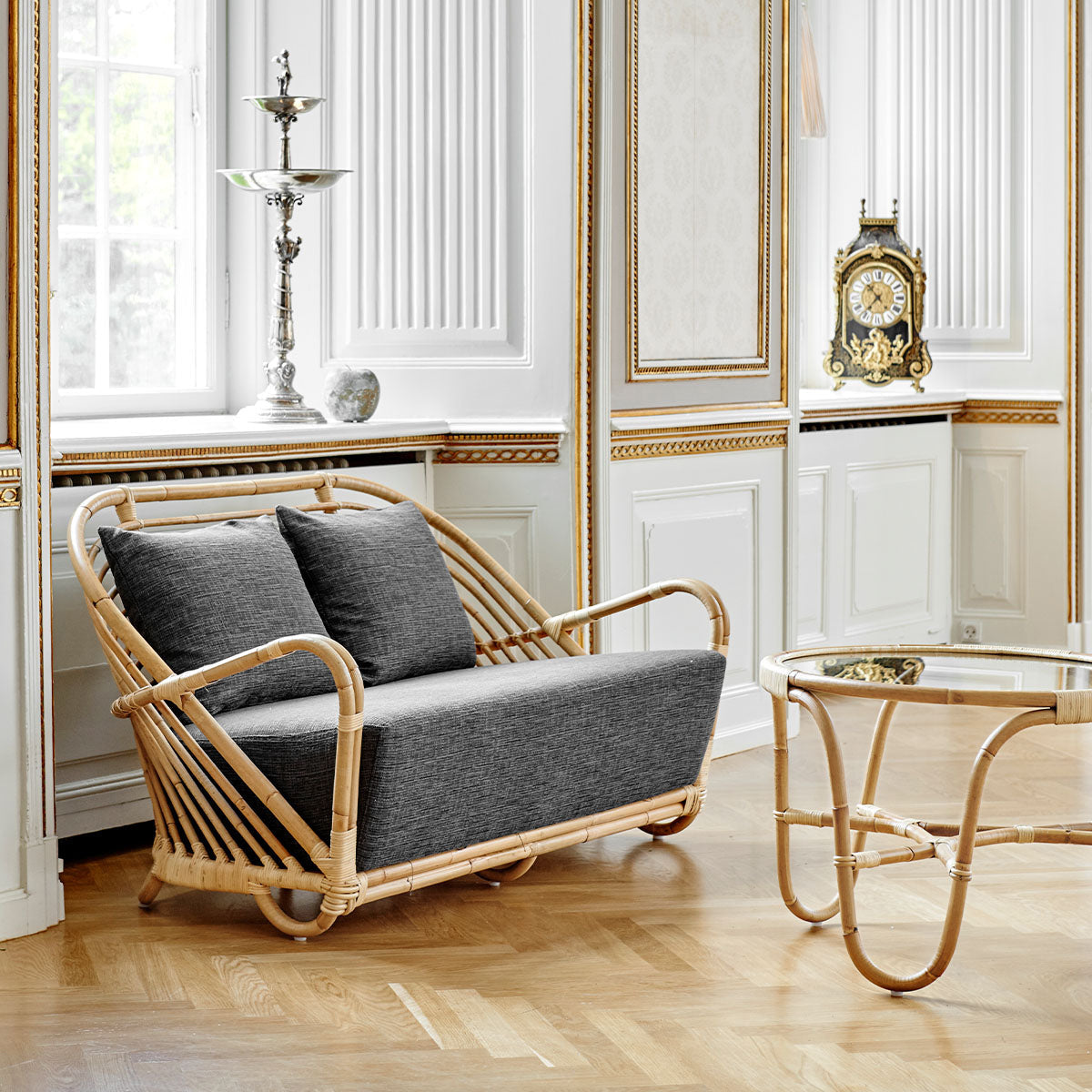Arne Jacobsen Charlottenborg Sofa-Sika Design-moderndesign.io