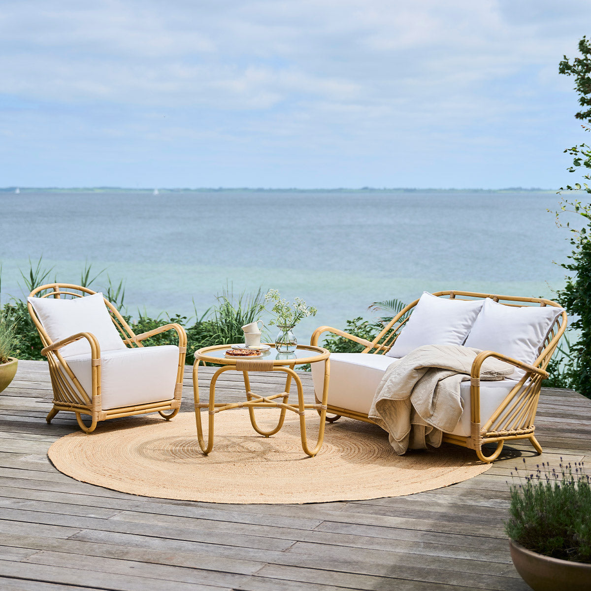 Arne Jacobsen Charlottenborg Table (Coffee)-Sika Design-moderndesign.io