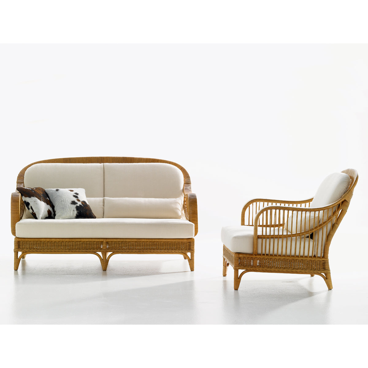 Arpa Armchair-Bonacina 1889-moderndesign.io