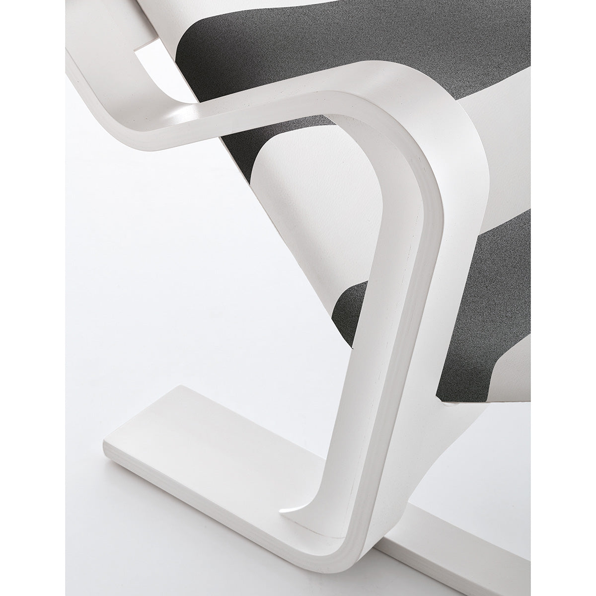 Art 137 Daybed-Alivar-moderndesign.io