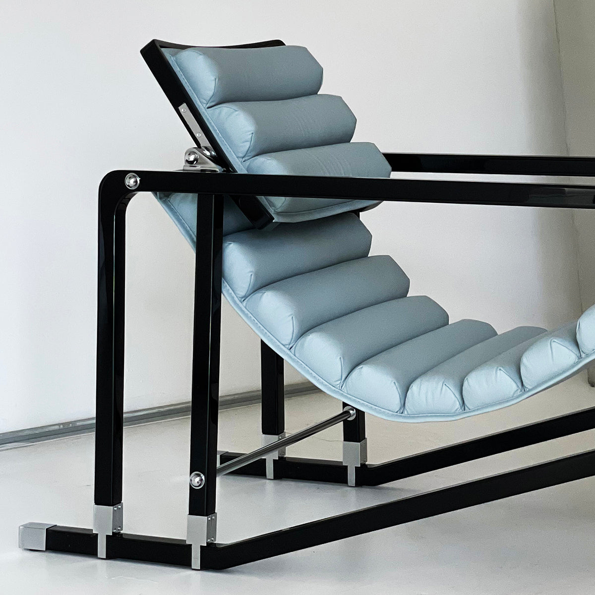 Art 407 Armchair-Alivar-moderndesign.io
