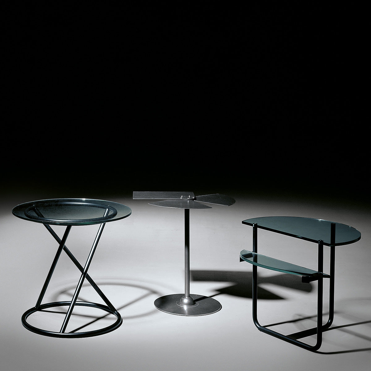 Art 669 Table (Side/Night)-Alivar-moderndesign.io