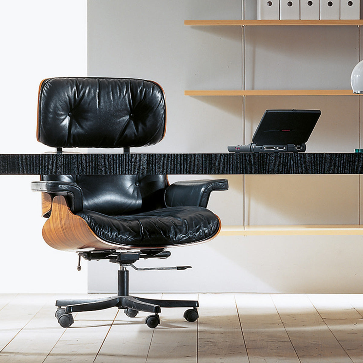 Art 727 Armchair-Alivar-moderndesign.io