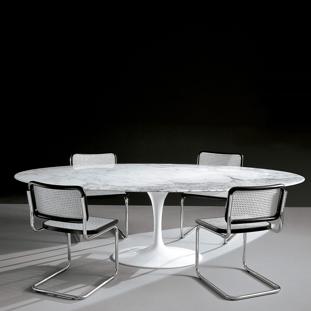 Art 769 Dining Table (Oval)-Alivar-moderndesign.io