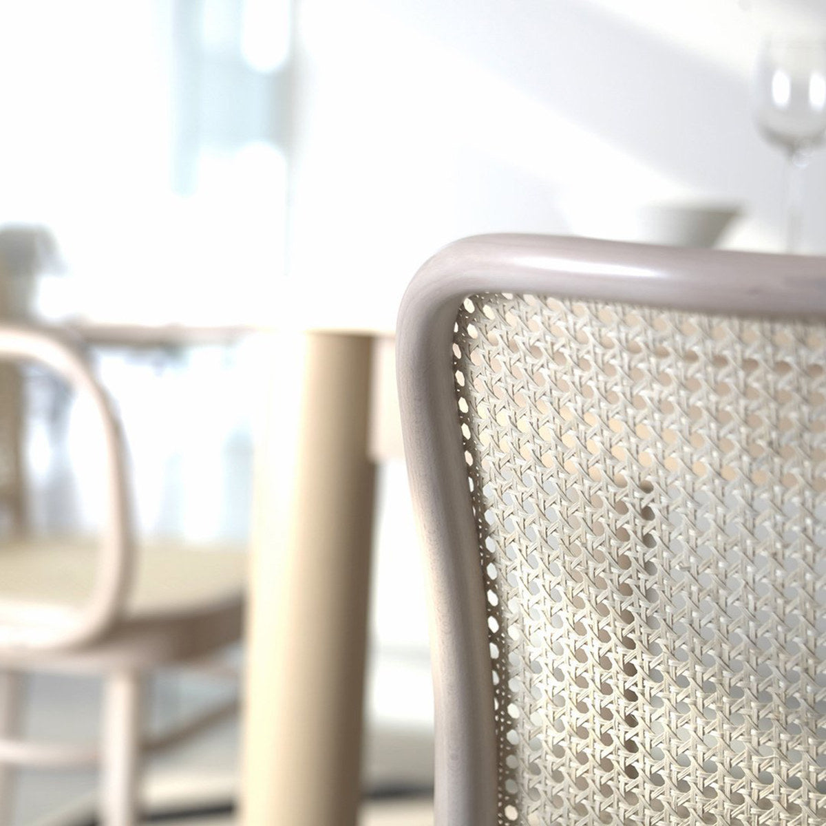 Art 811 Dining Chair (without arms)-Ton-moderndesign.io