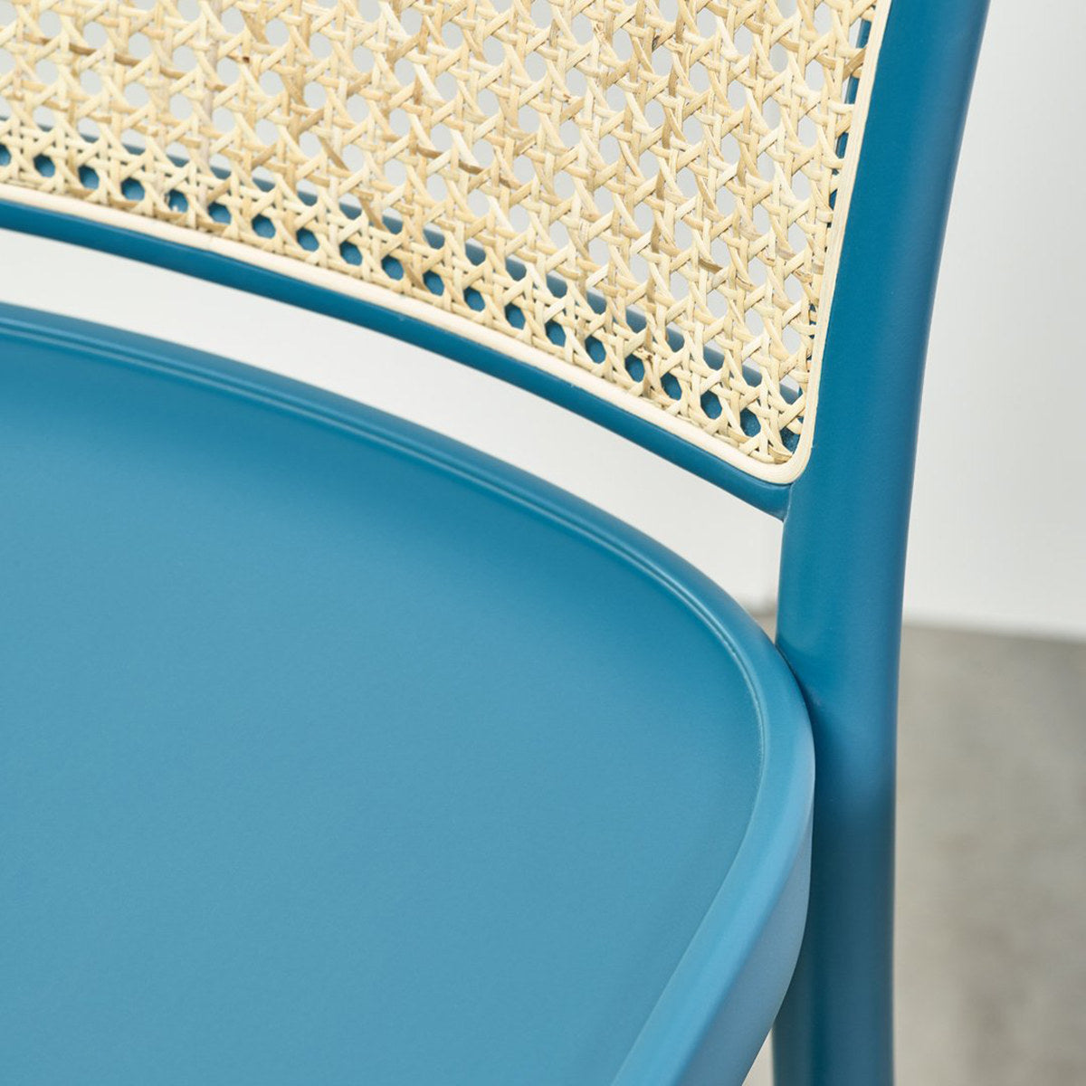 Art 811 High Stool (without arms)-Ton-moderndesign.io