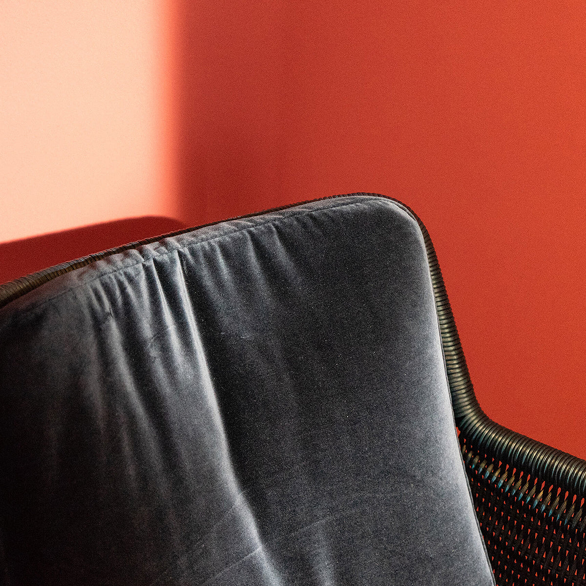 Art D43R Office Desk Chair-Tecta-moderndesign.io