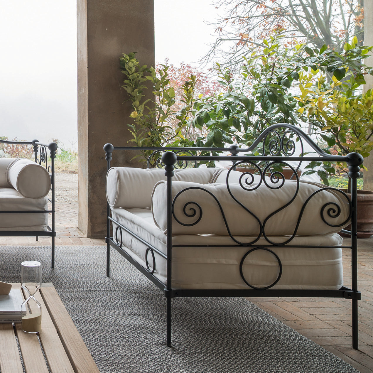 Aurora Sofa-Unopiu-moderndesign.io