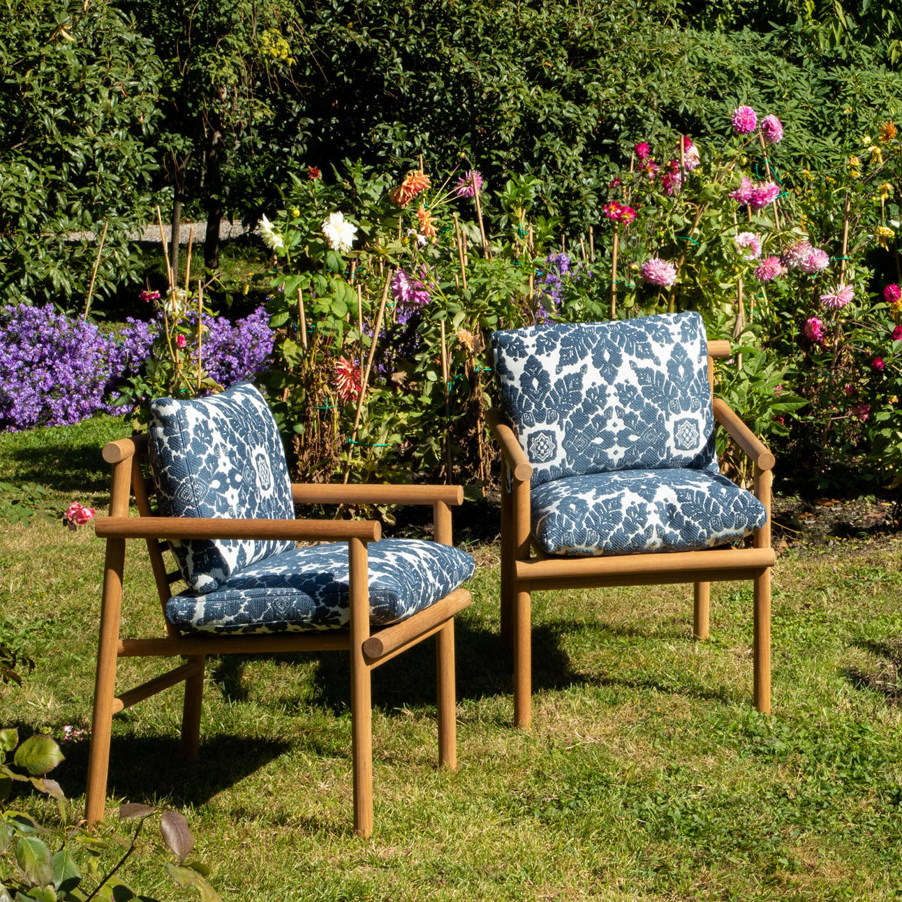 Ayana Dining Chair (With Arms)-B&B Italia-moderndesign.io