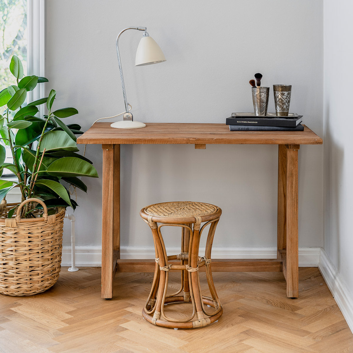 Bella Table (Side/Night)-Sika Design-moderndesign.io