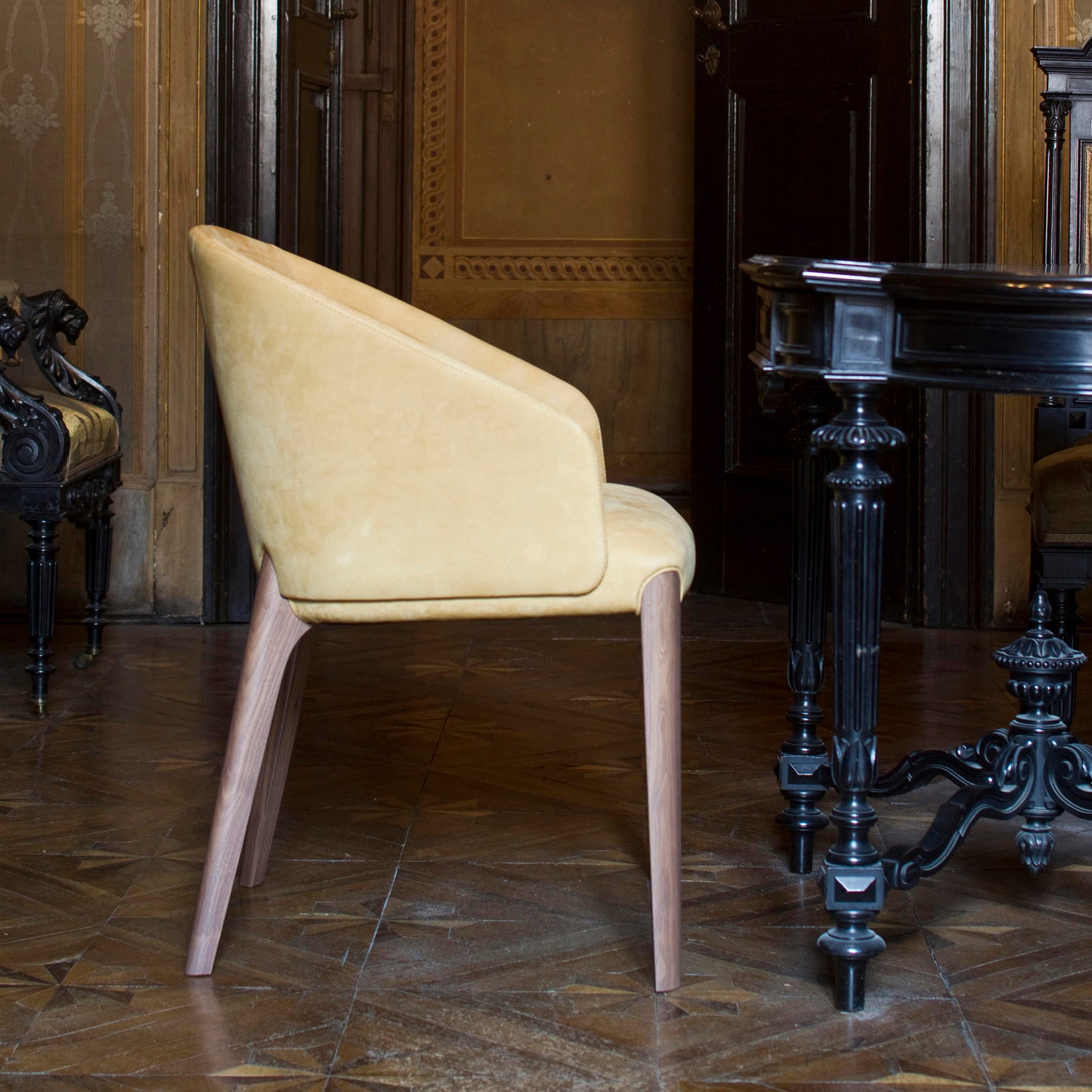 Bellevue 02/102 Dining Chair (with arms)-Very Wood-moderndesign.io