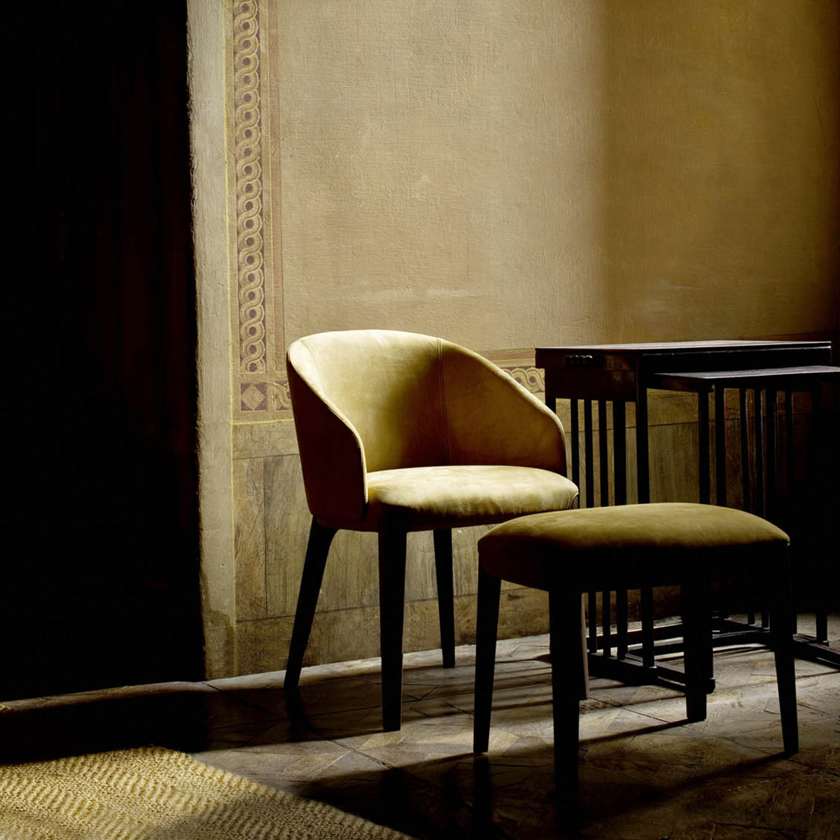 Bellevue 02/102 Dining Chair (with arms)-Very Wood-moderndesign.io