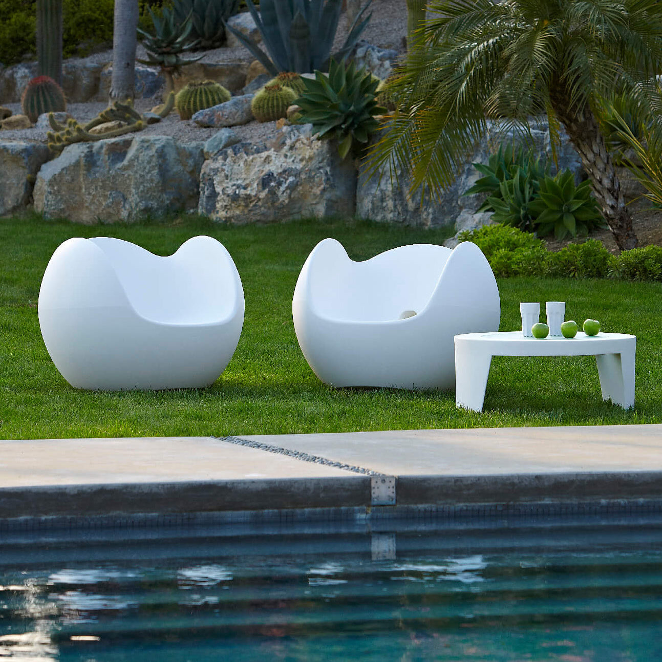 Blos Armchair-Slide-moderndesign.io