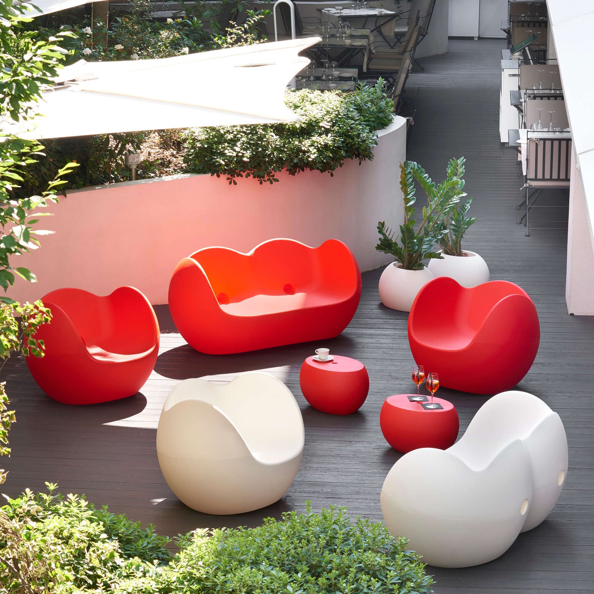 Blos Armchair-Slide-moderndesign.io