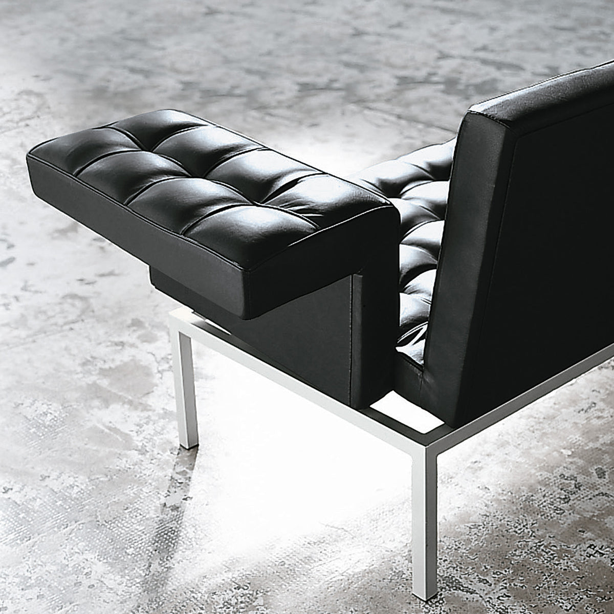 Boss Sofa-Alivar-moderndesign.io