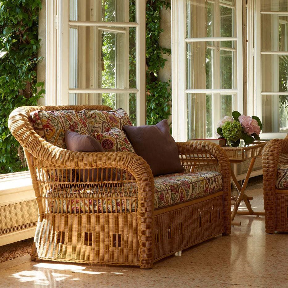 Bourlon Armchair-Bonacina 1889-moderndesign.io