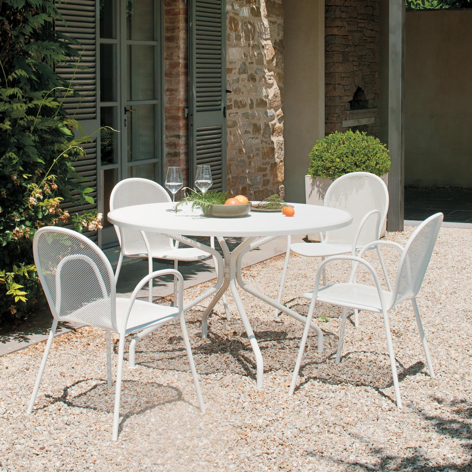 Cambi Dining Table (Round)-Emu-moderndesign.io