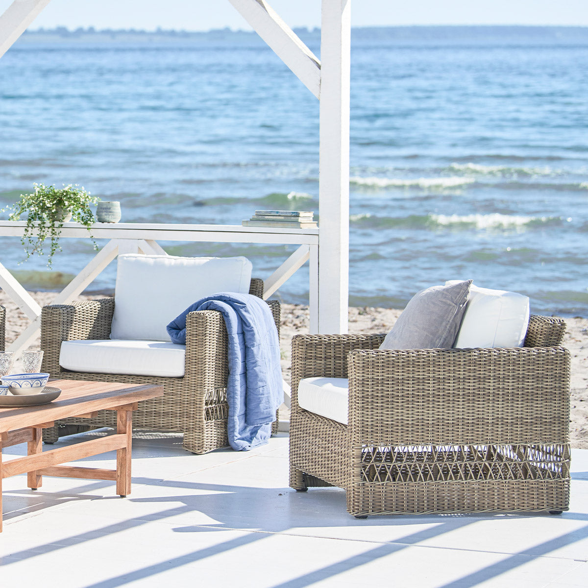 Carrie Armchair-Sika Design-moderndesign.io