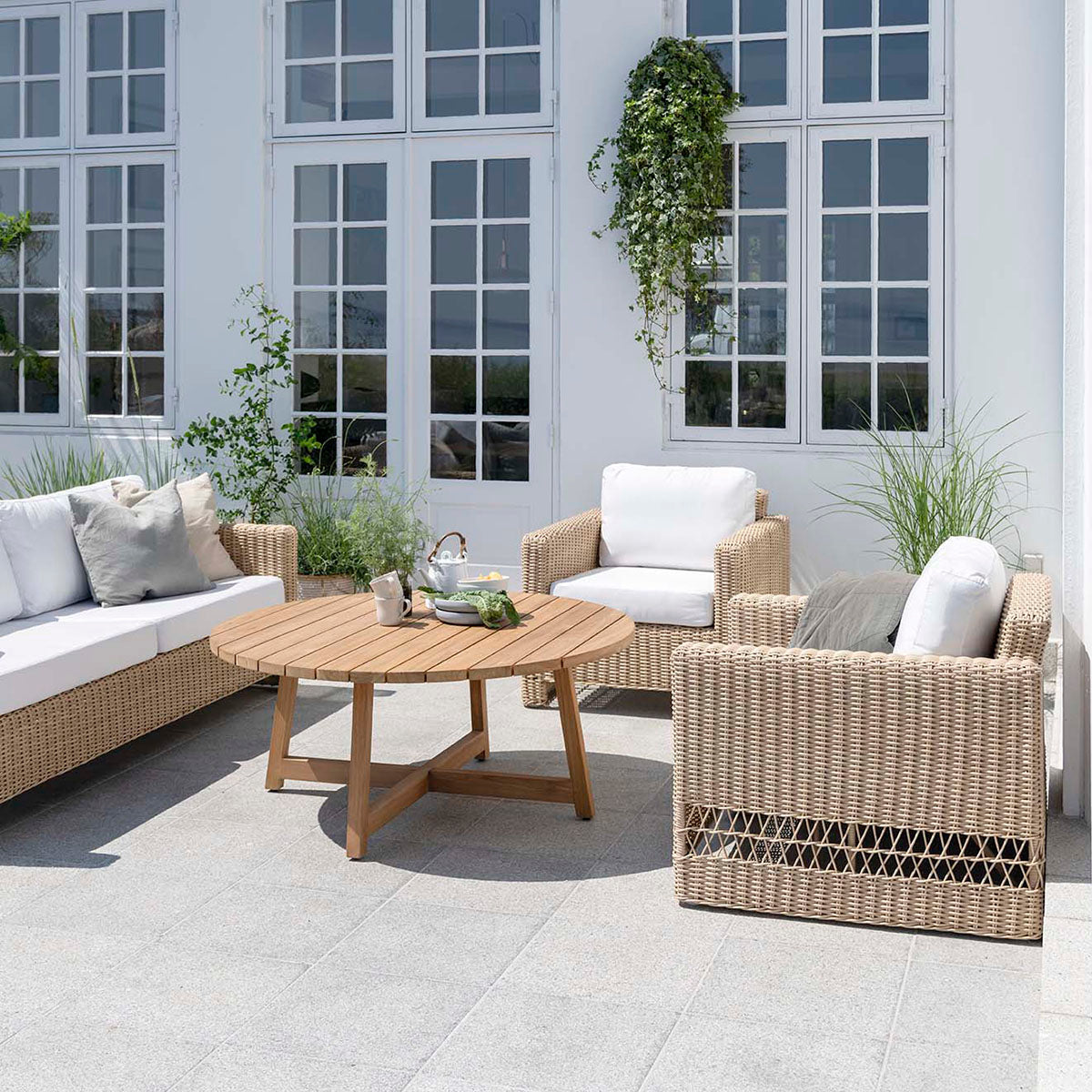 Carrie Armchair-Sika Design-moderndesign.io