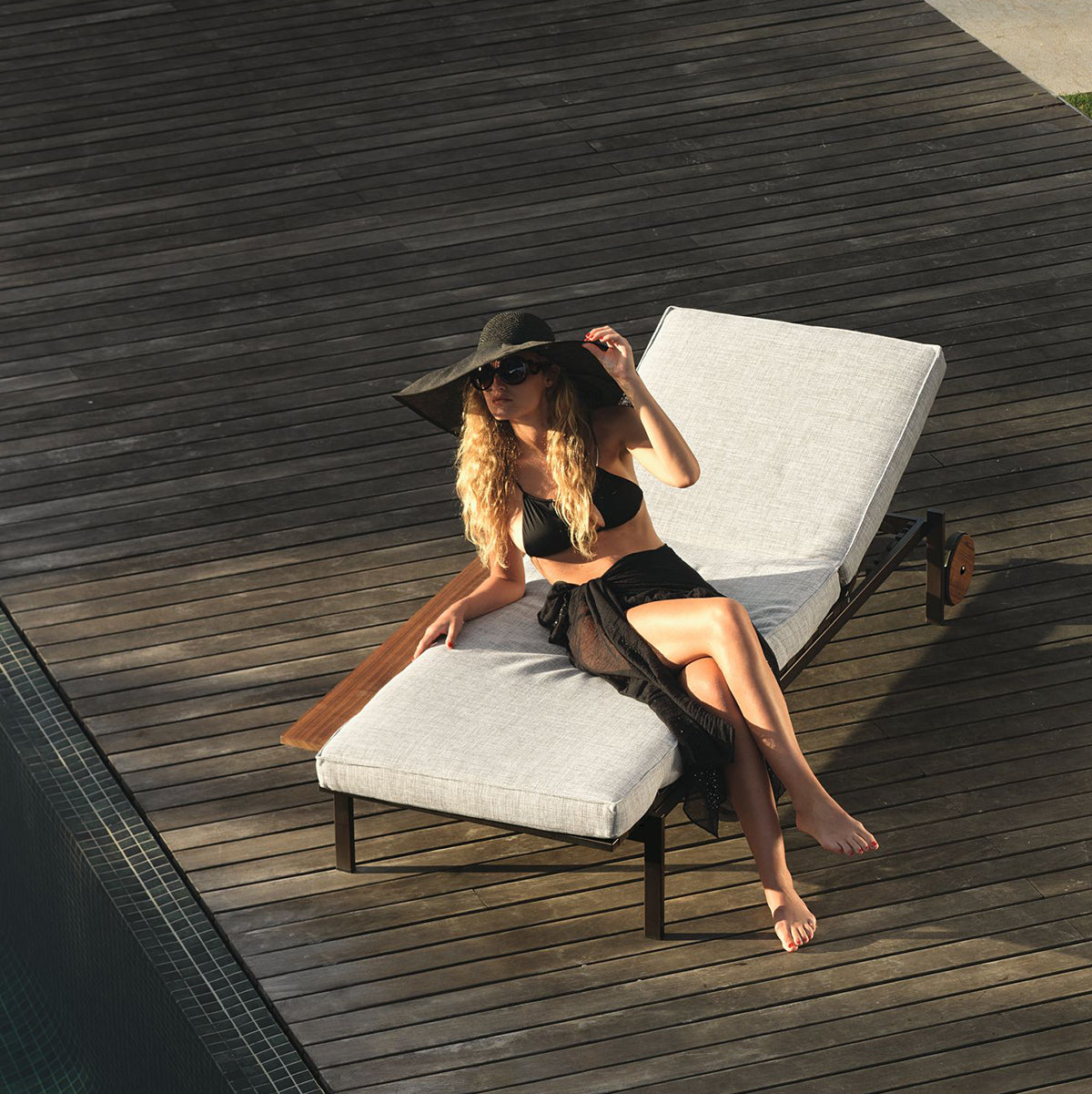 Casilda Sunlounger-Talenti-moderndesign.io