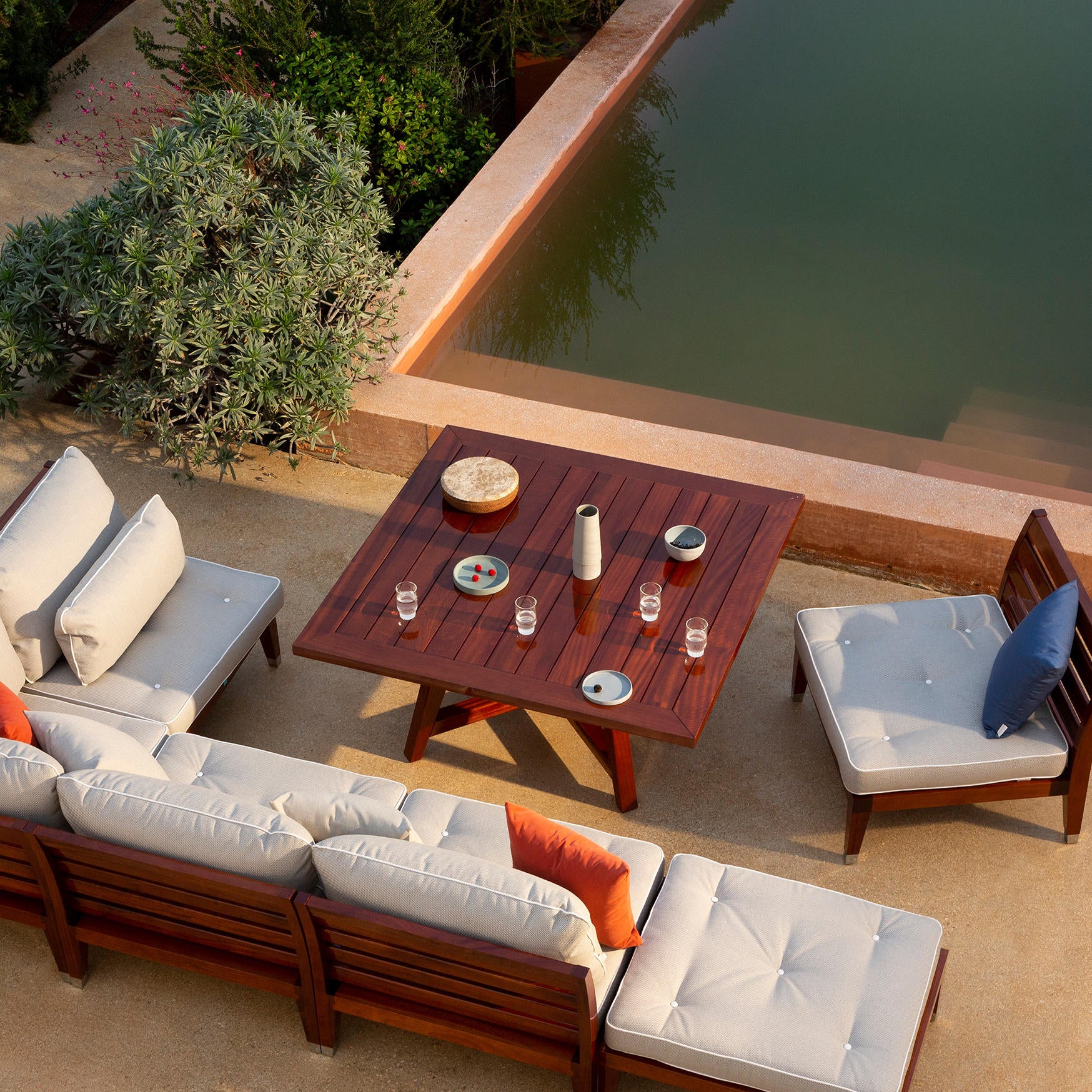 C'est La Vie Table (Coffee)-Unopiu-moderndesign.io