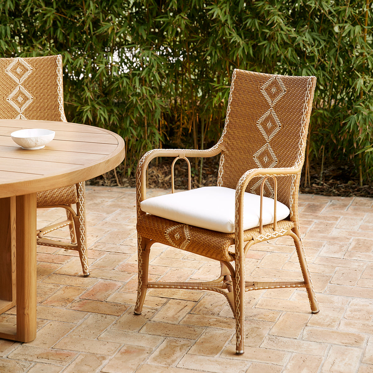 Charleston Dining Chair (with arms)-Point-moderndesign.io