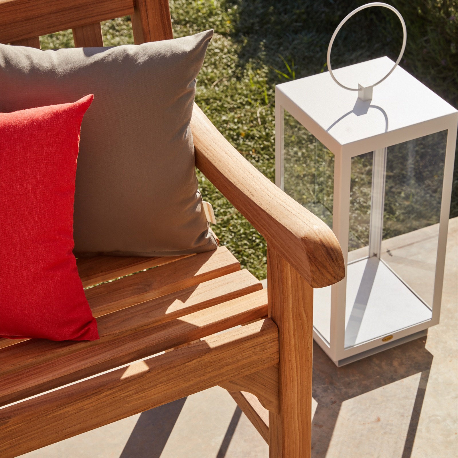 Chelsea Armchair-Unopiu-moderndesign.io