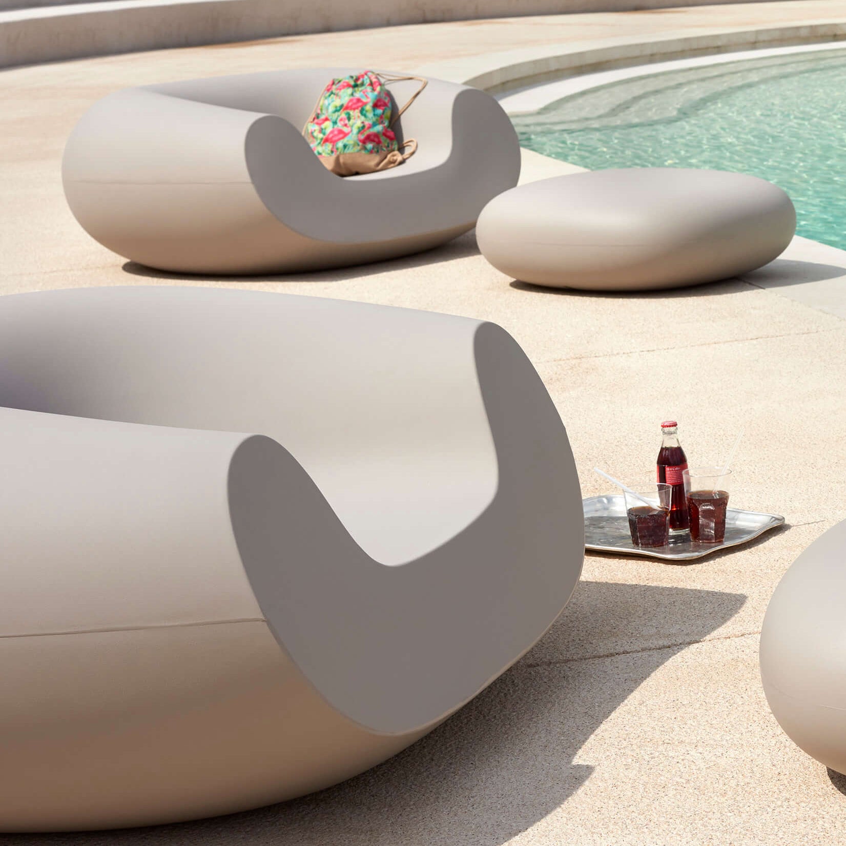 Chubby Armchair-Slide-moderndesign.io