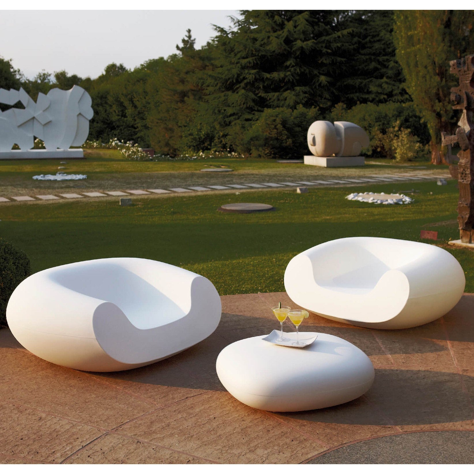 Chubby Ottoman-Slide-moderndesign.io
