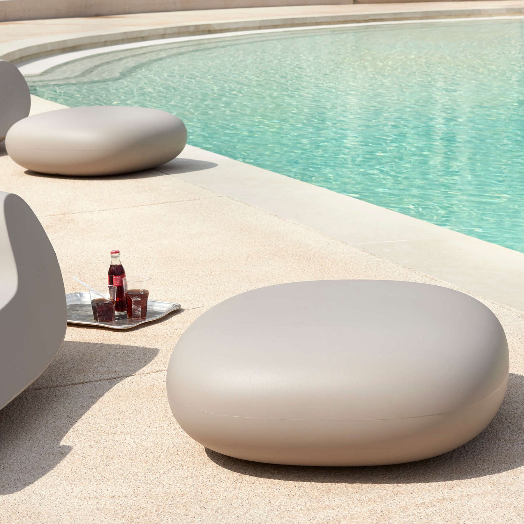 Chubby Ottoman-Slide-moderndesign.io