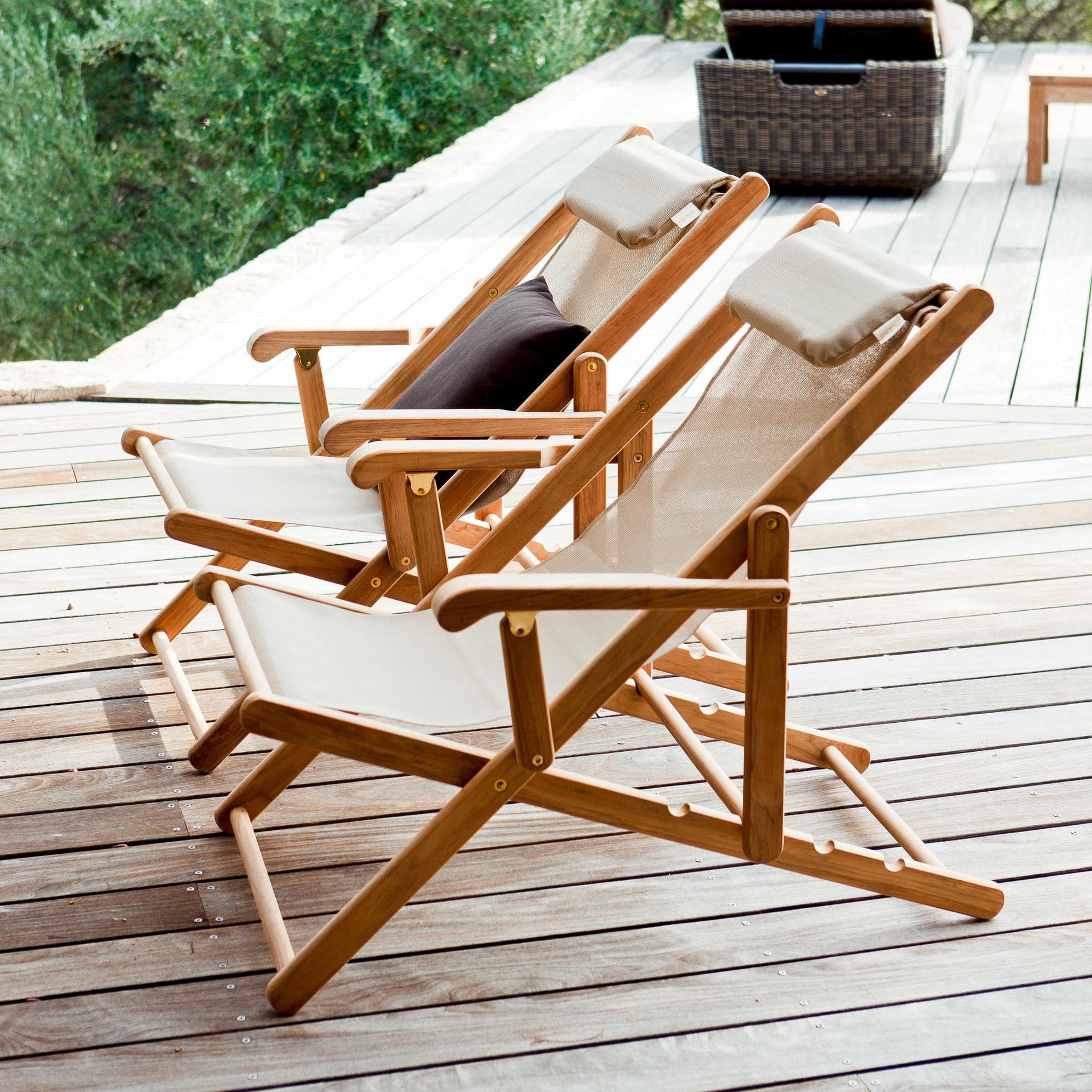 Clio Deckchair-Unopiu-moderndesign.io