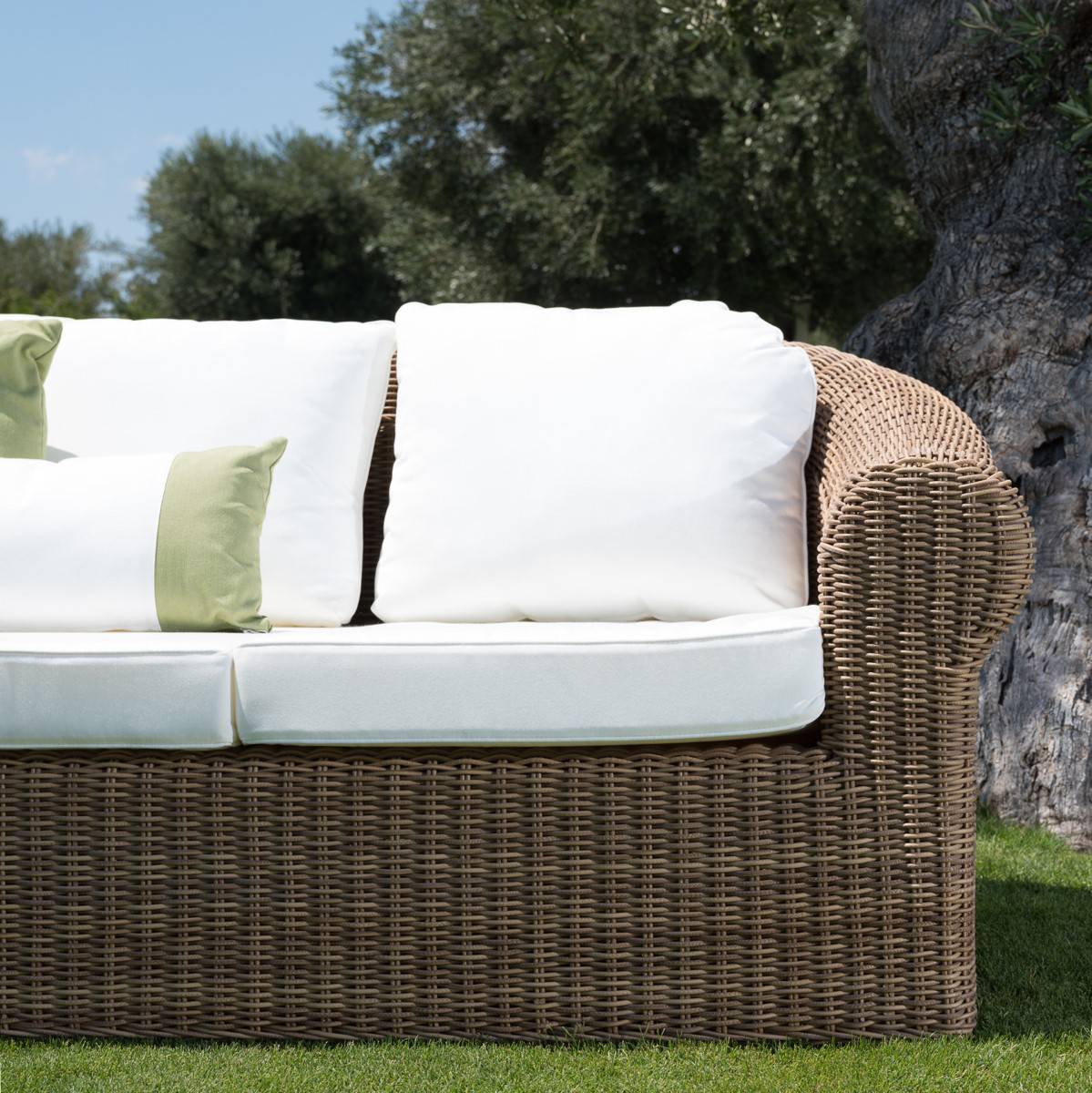 Cloe Sofa-Braid-moderndesign.io